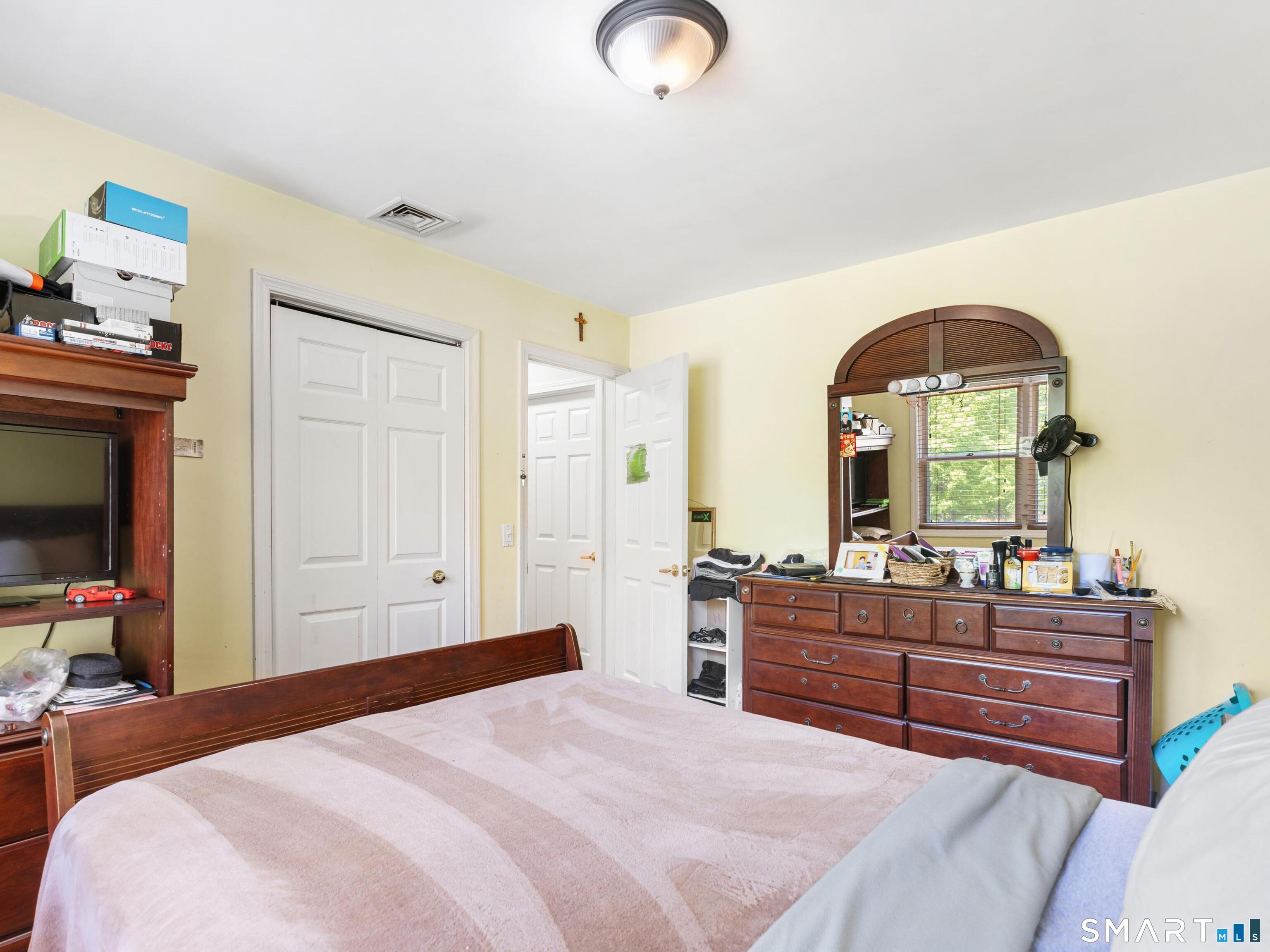 541 Middlebury Road Watertown, CT 06795 - Photo 16 of 38
