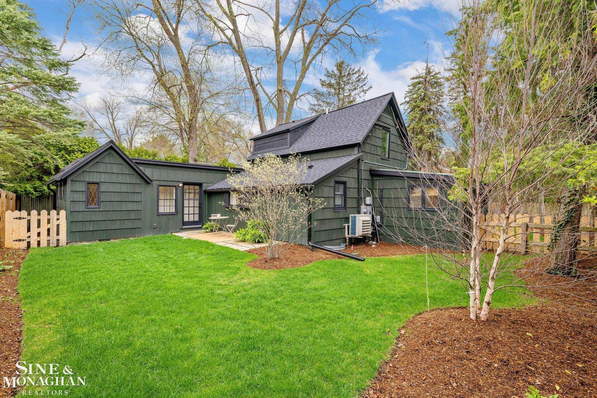 319 Beaupre Lane Grosse Pointe Farms, MI 48236 - Photo 38 of 47 Gallery Image 38