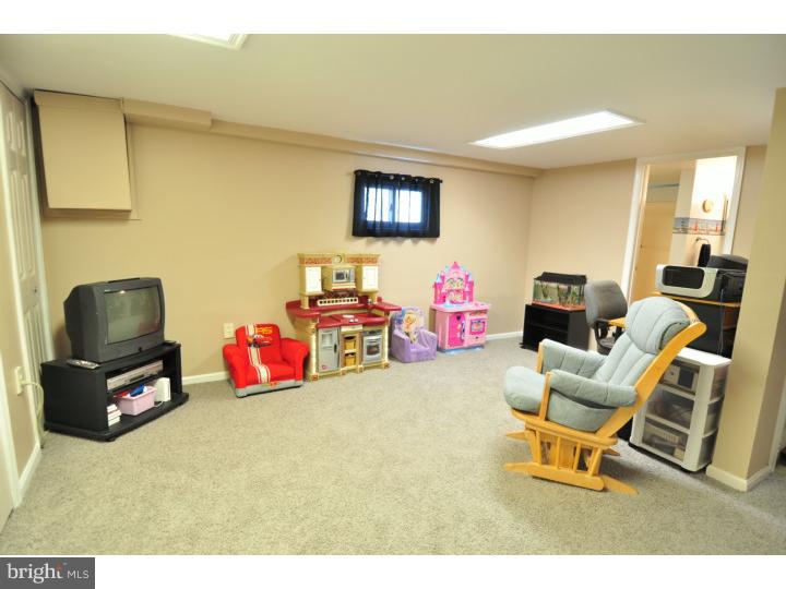 260 Lynn Road Ridley Park, PA 19078 - Photo 18 of 25 Basement - Finished