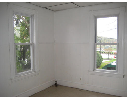 17-19 Sullivan Street Springfield, MA 01104 - Photo 6 of 6