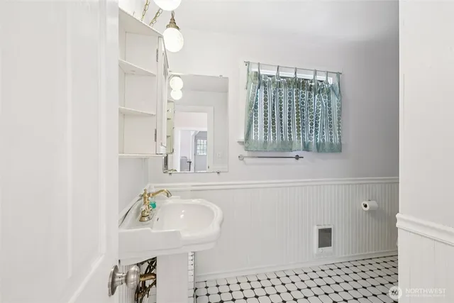 $575,000 | 3222 Kromer Avenue, Everett, WA 98201