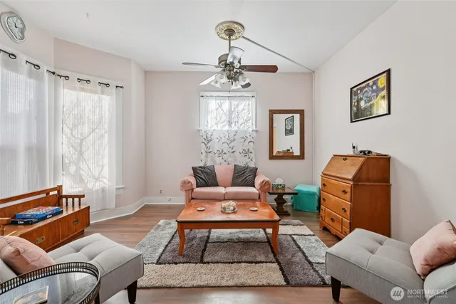 $575,000 | 3222 Kromer Avenue, Everett, WA 98201