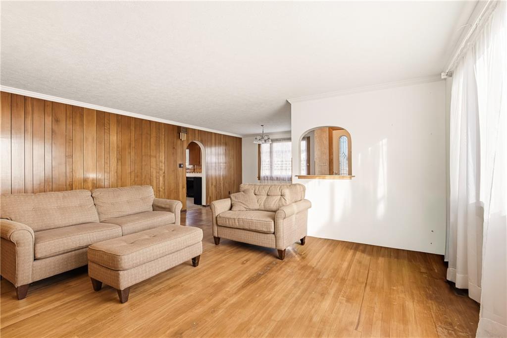 372 Lincoln Street Somerset, PA 15501 - Photo 11 of 50 a living room with furniture and wooden floor