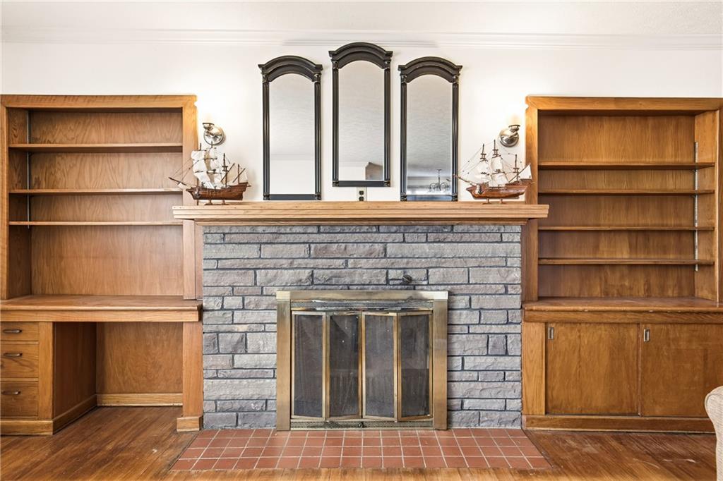 372 Lincoln Street Somerset, PA 15501 - Photo 12 of 50 a view of a fireplace with a wooden floor