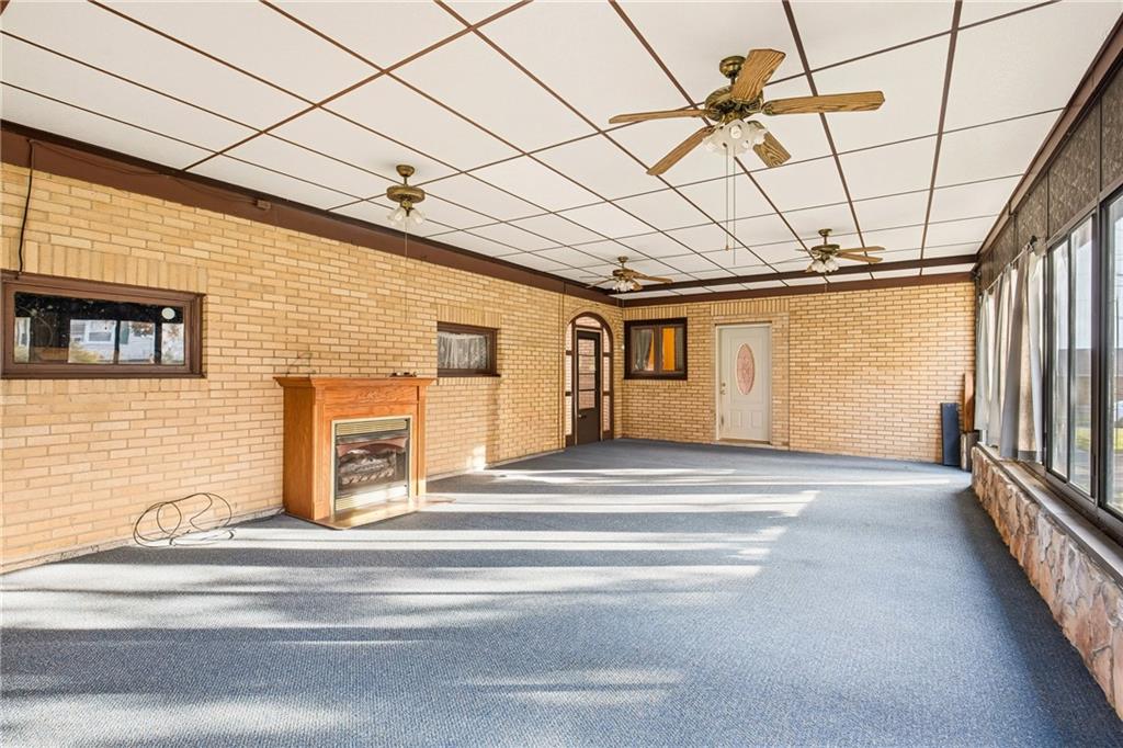 372 Lincoln Street Somerset, PA 15501 - Photo 30 of 50 a view of a indoor garage