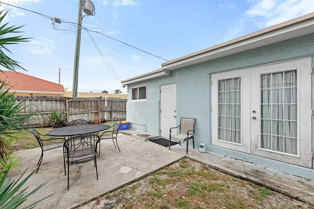 $2,450 | 112 Milton Street, Unit 112, Lantana, FL 33462