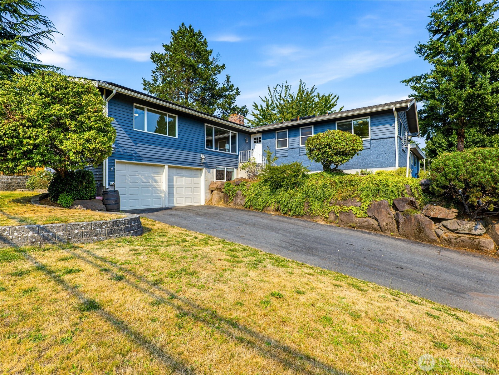 10404 Northeast 198th Street Bothell, WA 98011 - Photo 2 of 40 Gallery Image 2