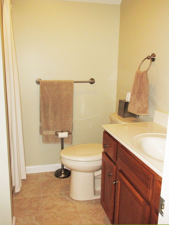 74 Lorimer Street Springfield, MA 01151 - Photo 8 of 14 Gallery Image 8