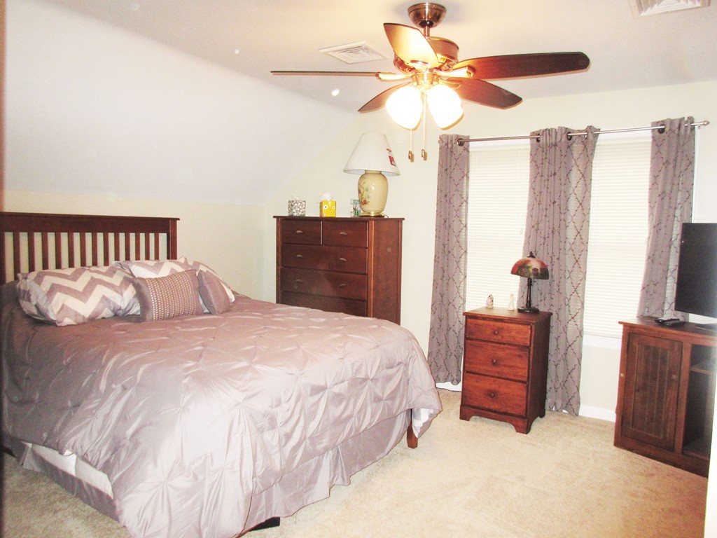 74 Lorimer Street Springfield, MA 01151 - Photo 9 of 14 Gallery Image 9