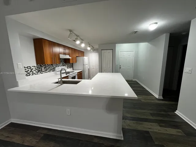 $2,500 | 5900 West Sample Road, Unit 303, Coral Springs, FL 33067