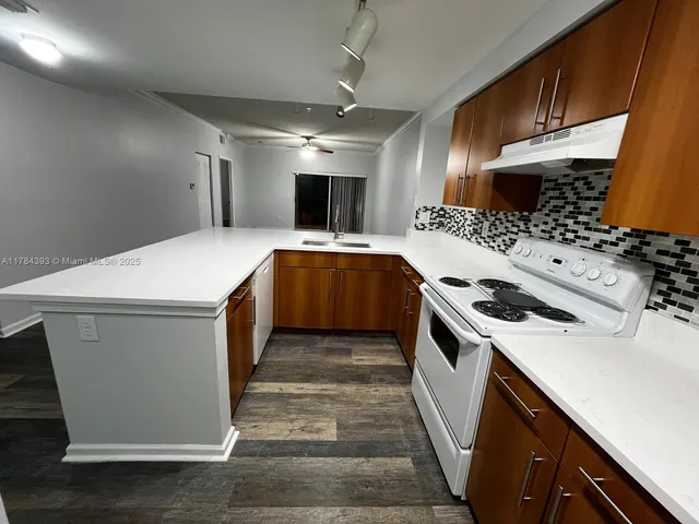 $2,500 | 5900 West Sample Road, Unit 303, Coral Springs, FL 33067