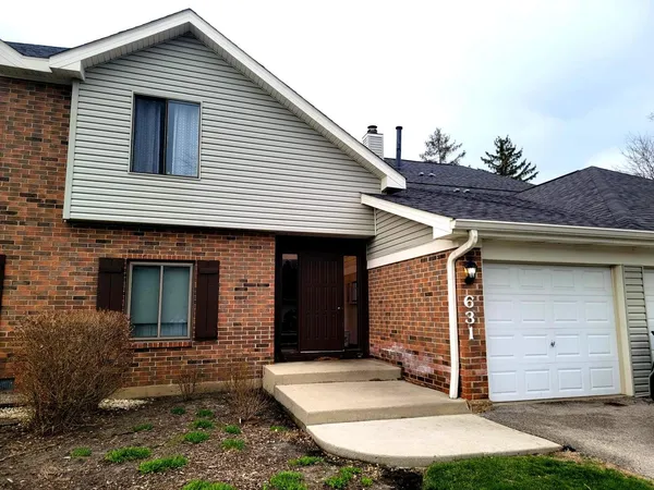 $249,000 | 631 Cross Creek Drive West, Unit C, Roselle, IL 60172