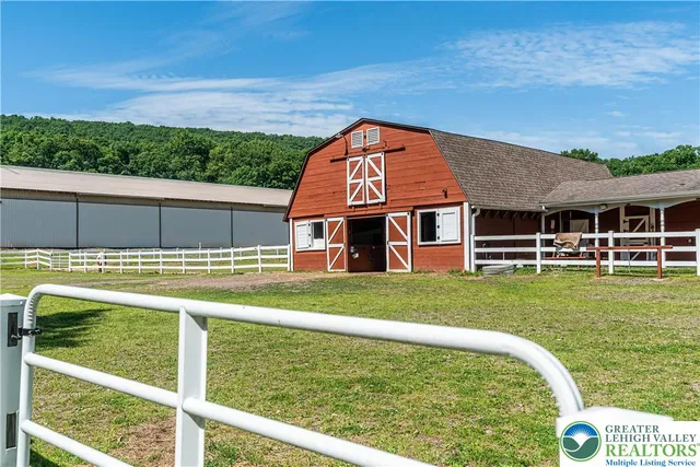 $529,000 | 720 Turnberry Lane, Hazleton, PA 18202