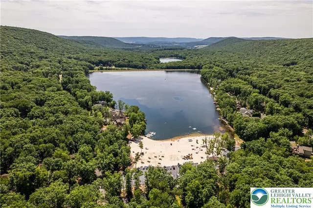 $529,000 | 720 Turnberry Lane, Hazleton, PA 18202