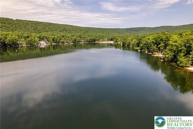 $529,000 | 720 Turnberry Lane, Hazleton, PA 18202