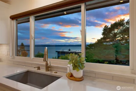 $1,650,000 | 10960 39th Avenue Southwest, Seattle, WA 98146