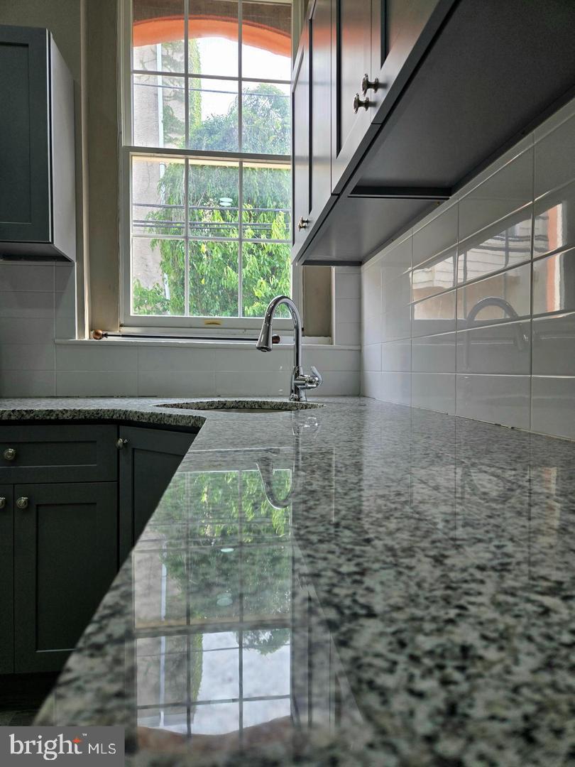 1218 North 16th Street Philadelphia, PA 19121 - Photo 7 of 33 a bathroom with a shower