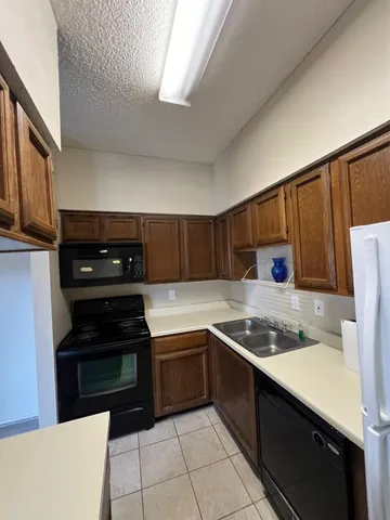 $945 | 17417 Red Oak Drive, Unit 106, Houston, TX 77090