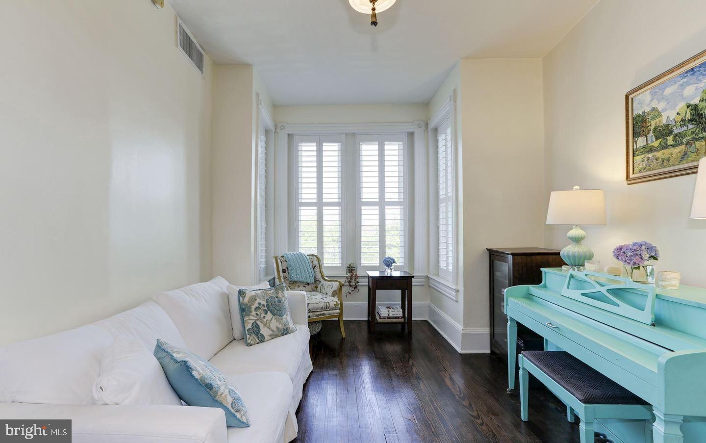 1932 35th Street Northwest Washington, DC 20007 - Photo 4 of 22