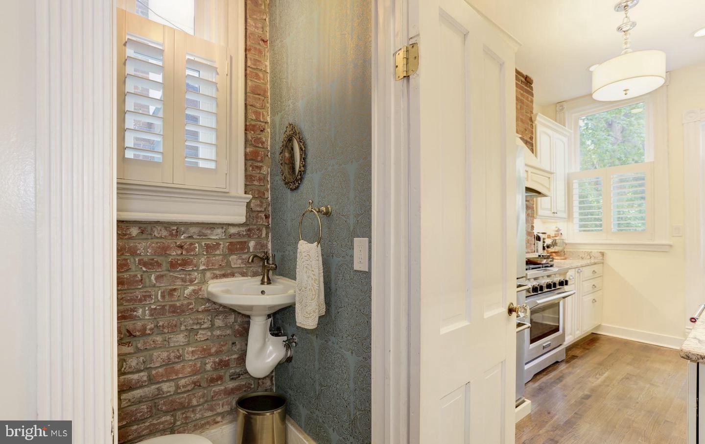1932 35th Street Northwest Washington, DC 20007 - Photo 7 of 22