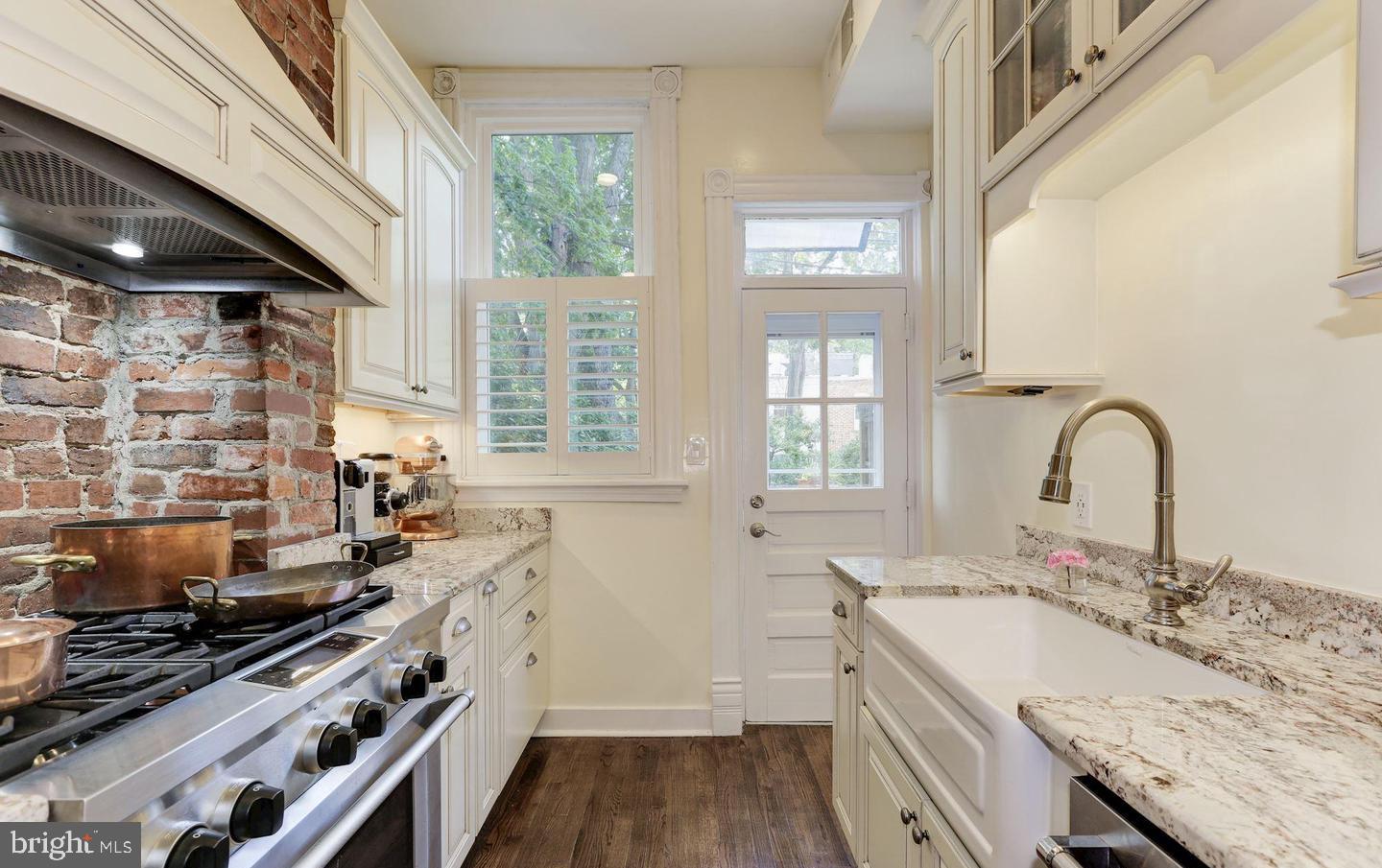 1932 35th Street Northwest Washington, DC 20007 - Photo 9 of 22