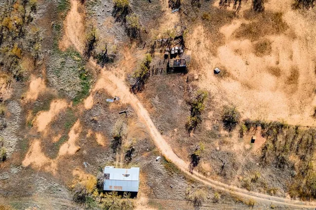 a picture of mountains