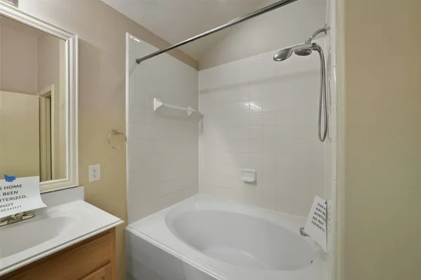 $1,800 | 19907 Parkstone Bend Lane, Katy, TX 77449