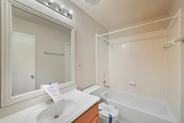 $1,800 | 19907 Parkstone Bend Lane, Katy, TX 77449