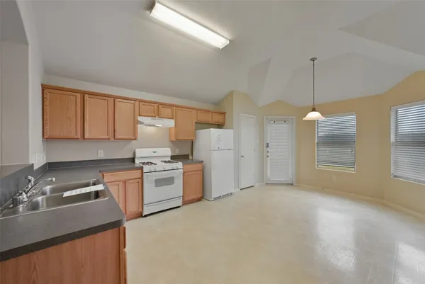 $1,800 | 19907 Parkstone Bend Lane, Katy, TX 77449