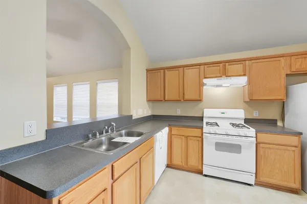 $1,800 | 19907 Parkstone Bend Lane, Katy, TX 77449