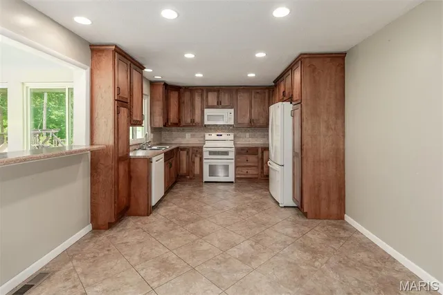 $327,000 | 11042 Wylestone Court, St. Louis, MO 63126