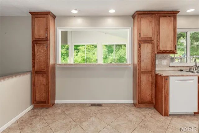 $327,000 | 11042 Wylestone Court, St. Louis, MO 63126