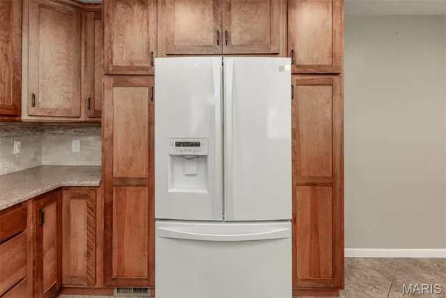 $327,000 | 11042 Wylestone Court, St. Louis, MO 63126