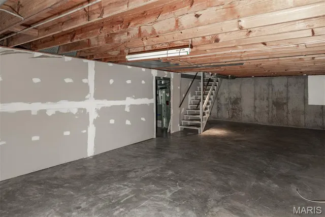 $327,000 | 11042 Wylestone Court, St. Louis, MO 63126