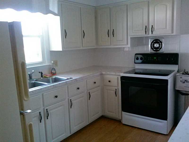 16 Wood Road Middletown, RI 02842 - Photo 3 of 8 Kitchen.