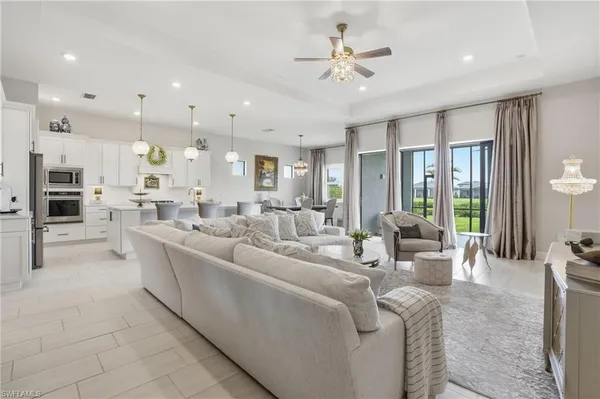 $899,700 | 1848 Terreno Boulevard, Naples, FL 34120