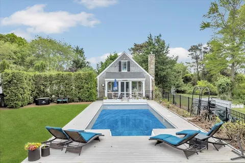 $2,500,000 | 7 Hill Wood Way, Sandwich, MA 02537