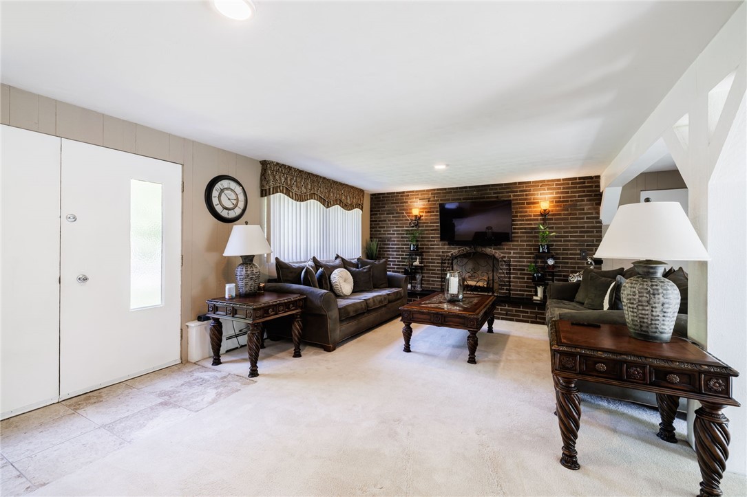 53 Echo Street Irondequoit, NY 14609 - Photo 7 of 35