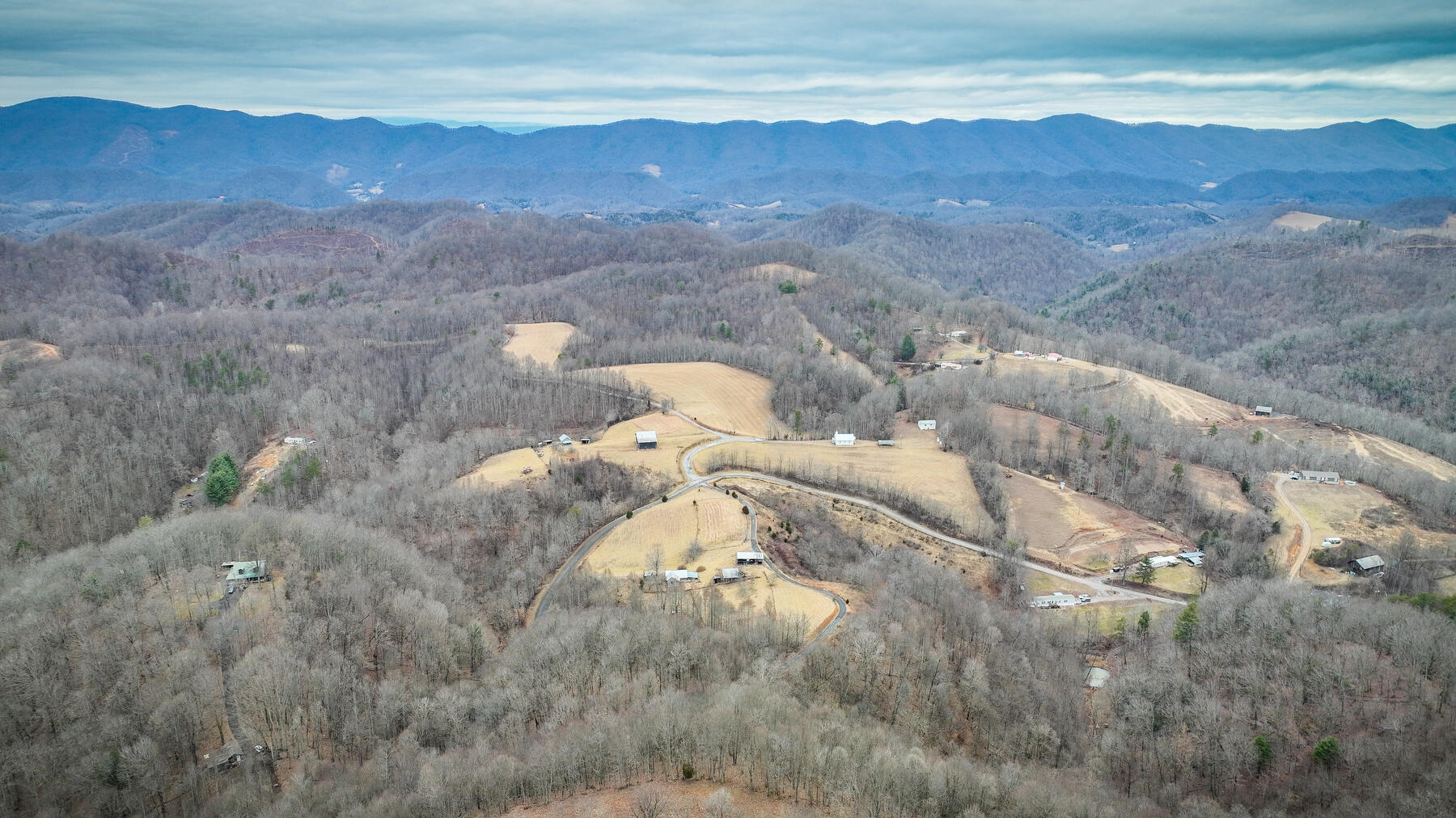 180 Windy Hollow Road Hiltons, VA 24258 - Photo 1 of 19 112
