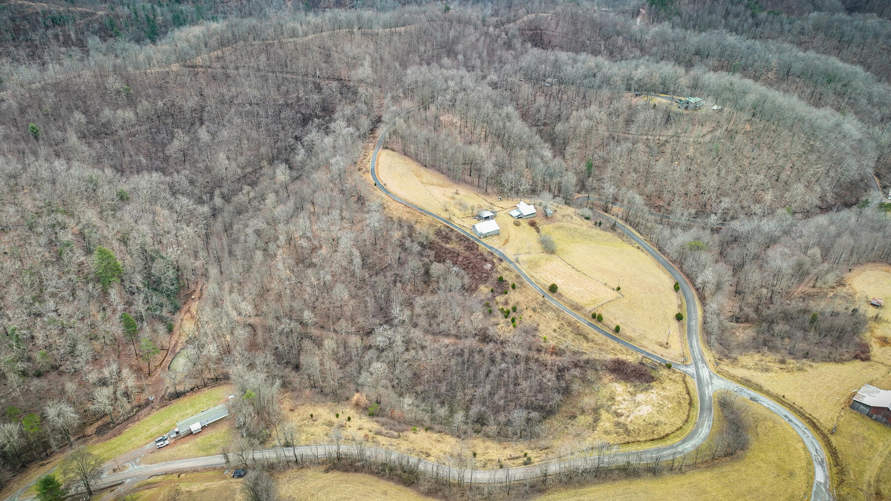 180 Windy Hollow Road Hiltons, VA 24258 - Photo 12 of 19 103