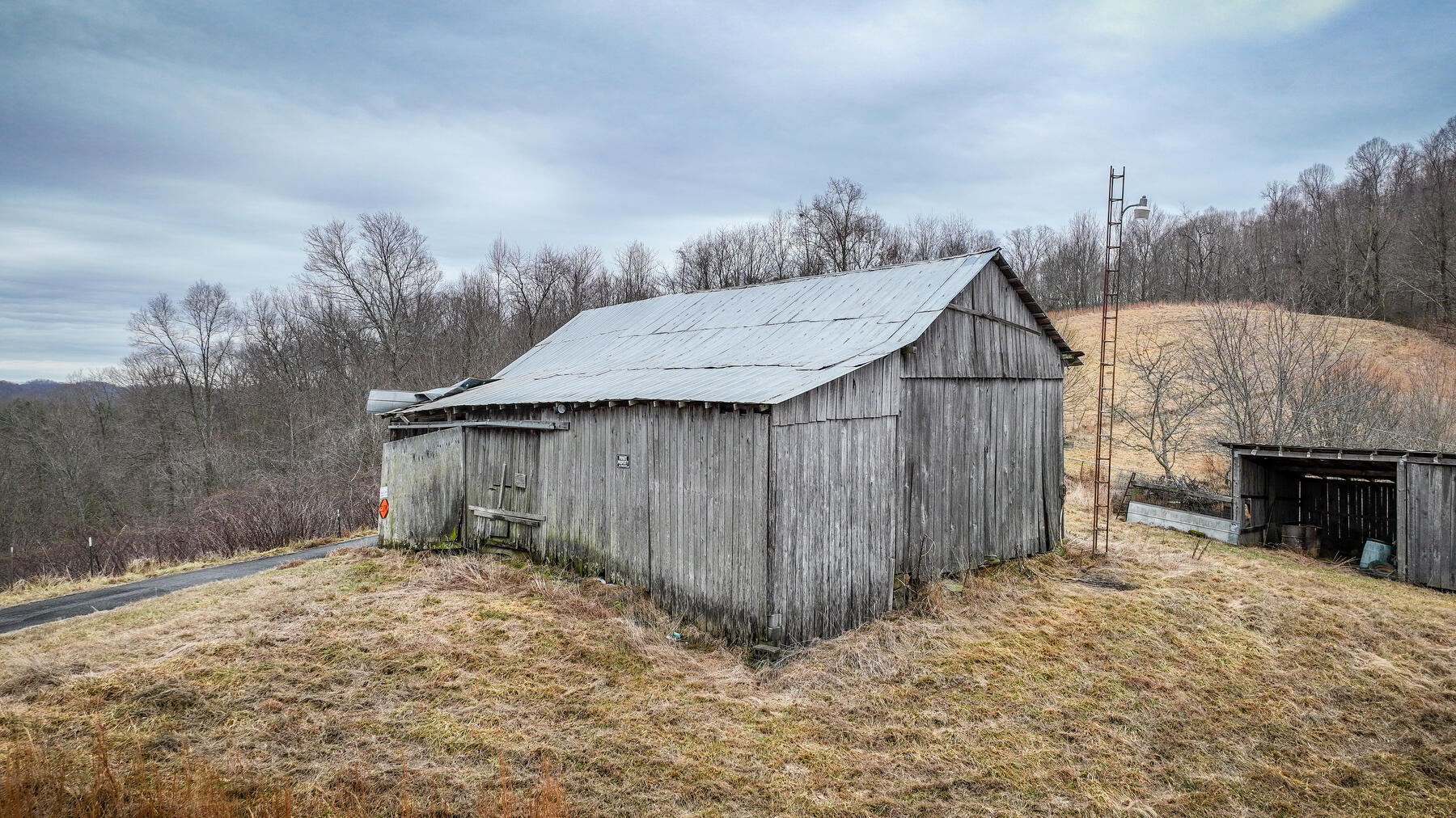 180 Windy Hollow Road Hiltons, VA 24258 - Photo 4 of 19 114