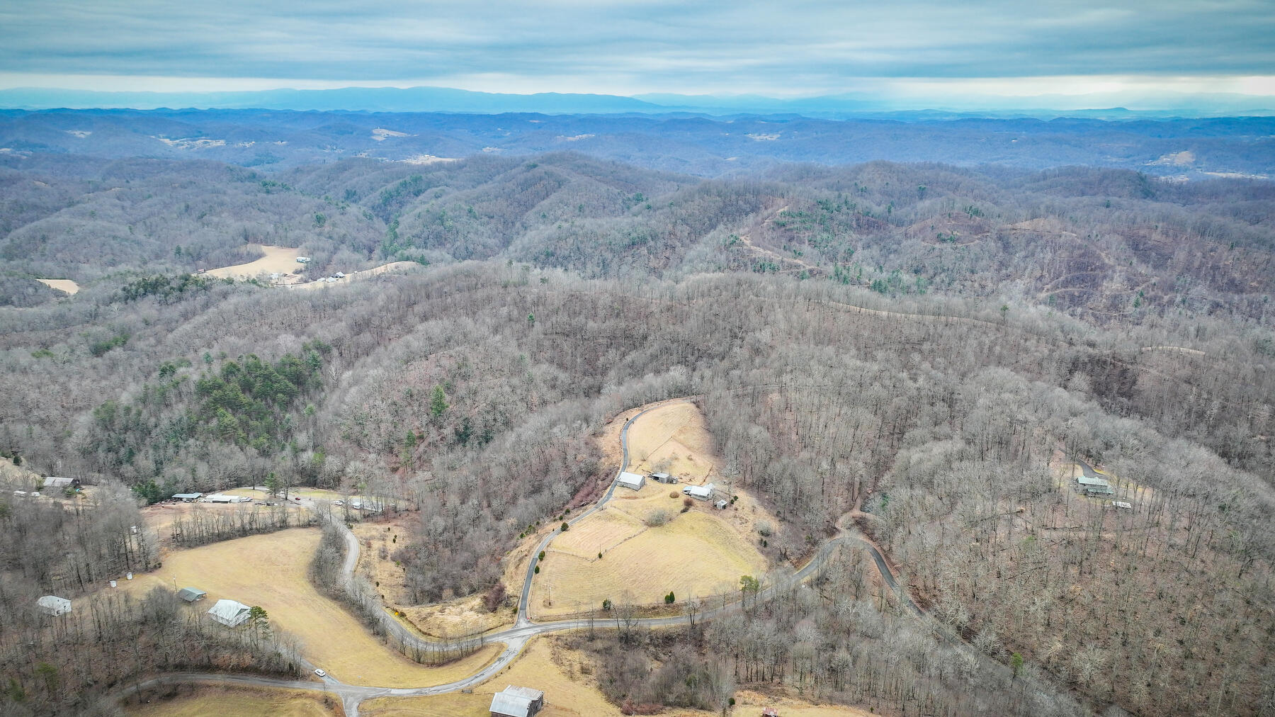 180 Windy Hollow Road Hiltons, VA 24258 - Photo 10 of 19 110