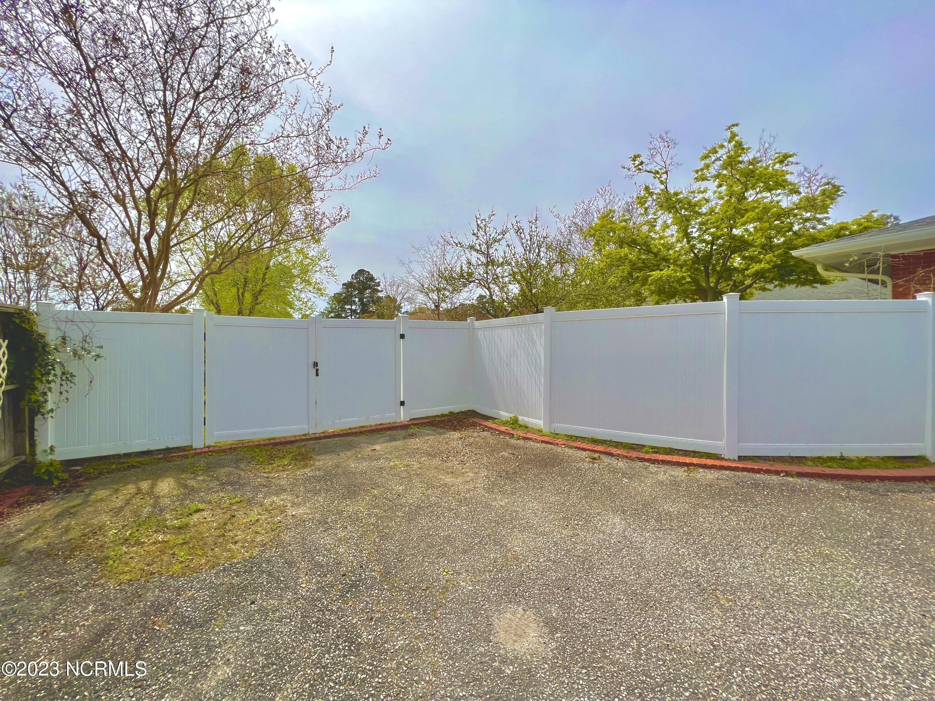 2003 Greenbriar Road Kinston, NC 28501 - Photo 11 of 55 06E760C3-560C-4E7C-8AD6-87E673DCB129
