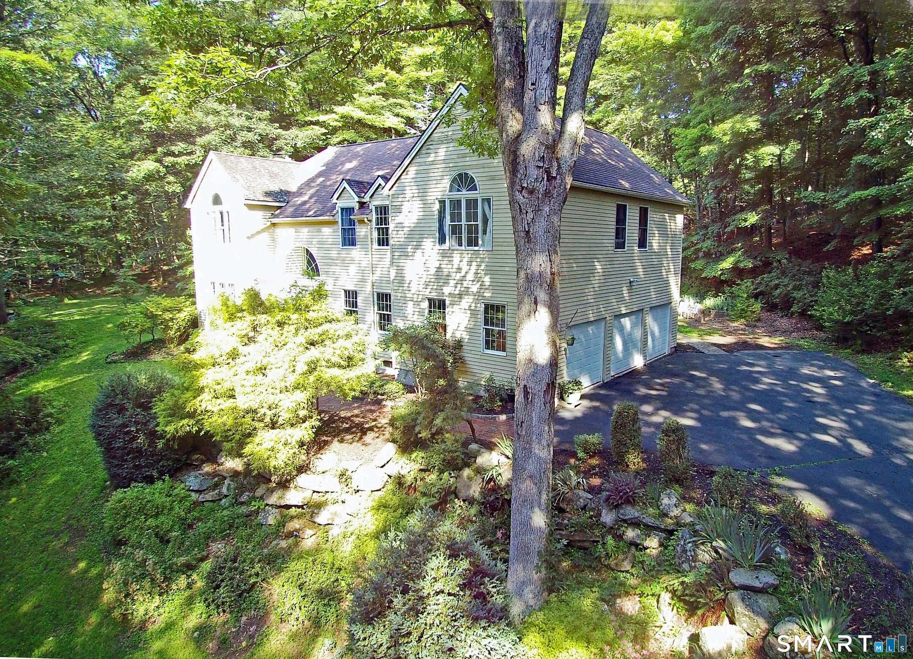 123 A Peaceable Street Redding, CT 06896 - Photo 8 of 40