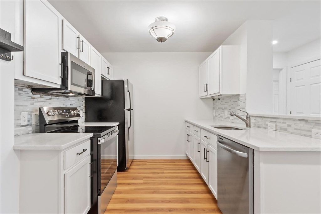 75 Walnut Street, Unit 302 Peabody, MA 01960 - Photo 7 of 31