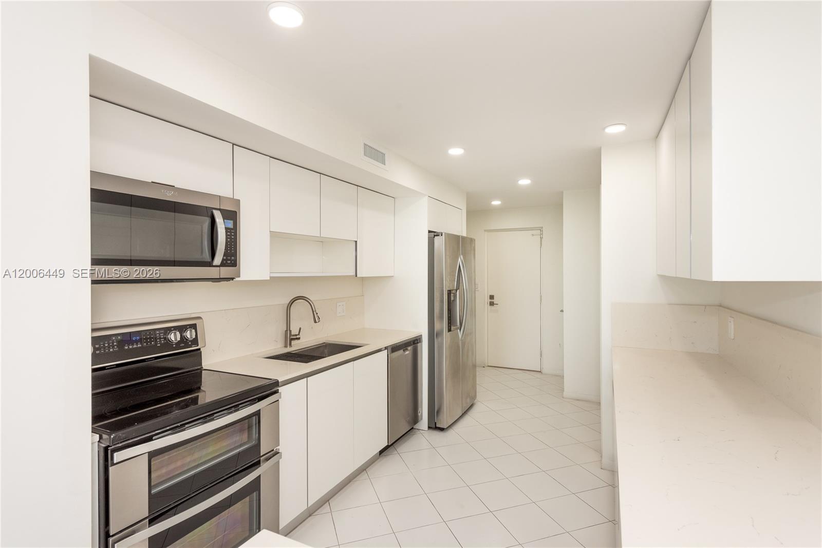 600 Grapetree Drive, Unit 8FS Key Biscayne, FL 33149 - Photo 8 of 37