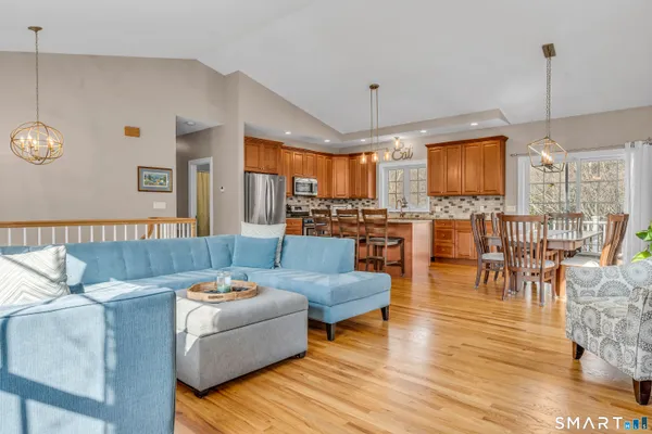 $650,000 | 2 Ridge Valley Road, Newtown, CT 06482