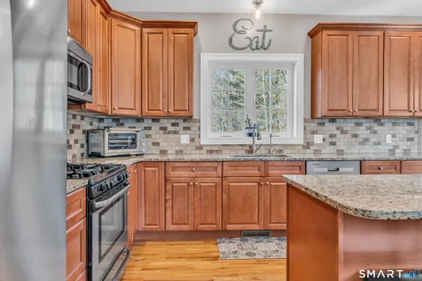 $650,000 | 2 Ridge Valley Road, Newtown, CT 06482