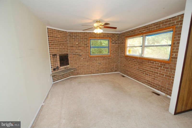 115 Heil Road Silver Spring, MD 20905 - Photo 8 of 30 Family Room