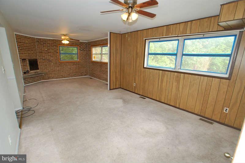 115 Heil Road Silver Spring, MD 20905 - Photo 10 of 30 Interior (General)